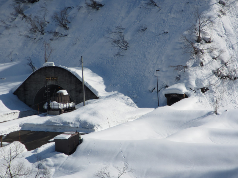「命のトンネル」中山隧道、豪雪の中山峠周遊1