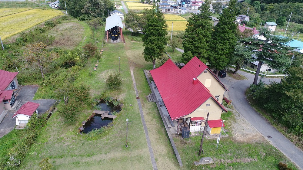 昔「日中は走りま線」、今「線路もありま線」1