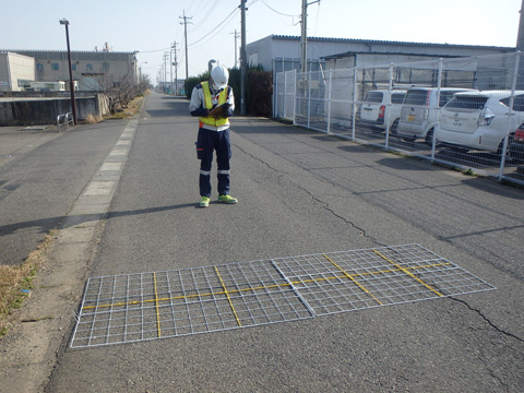 舗装路面のひびわれ測定